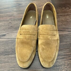 Zara women Tan Suede Loafers